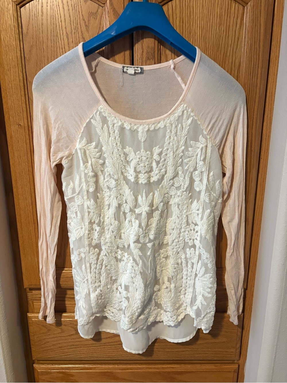 Eyeshadow Light Pink Long-Sleeve Top with Cream Lace Front